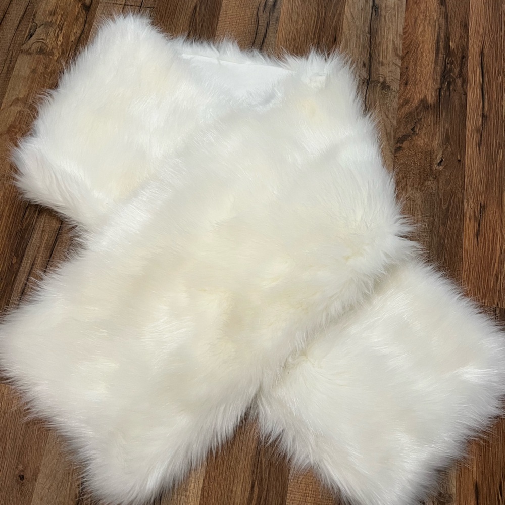 White fur shawl